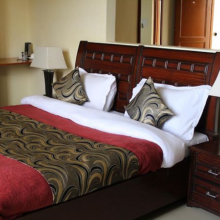 Hotel Deodar Villa Dharamshala Bagian luar foto