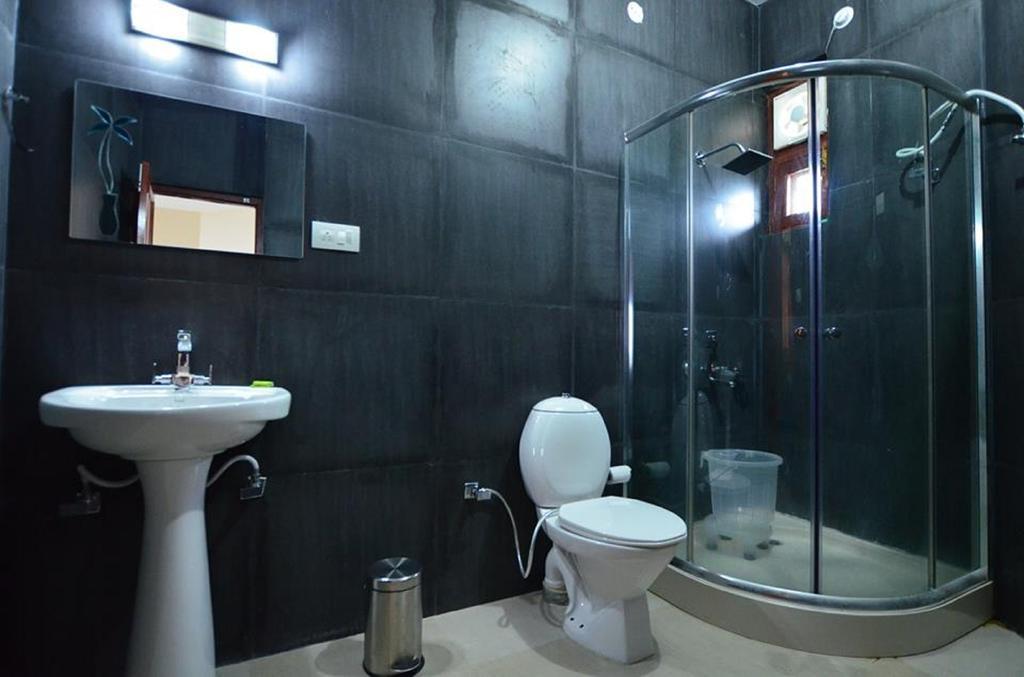 Hotel Deodar Villa Dharamshala Ruang foto