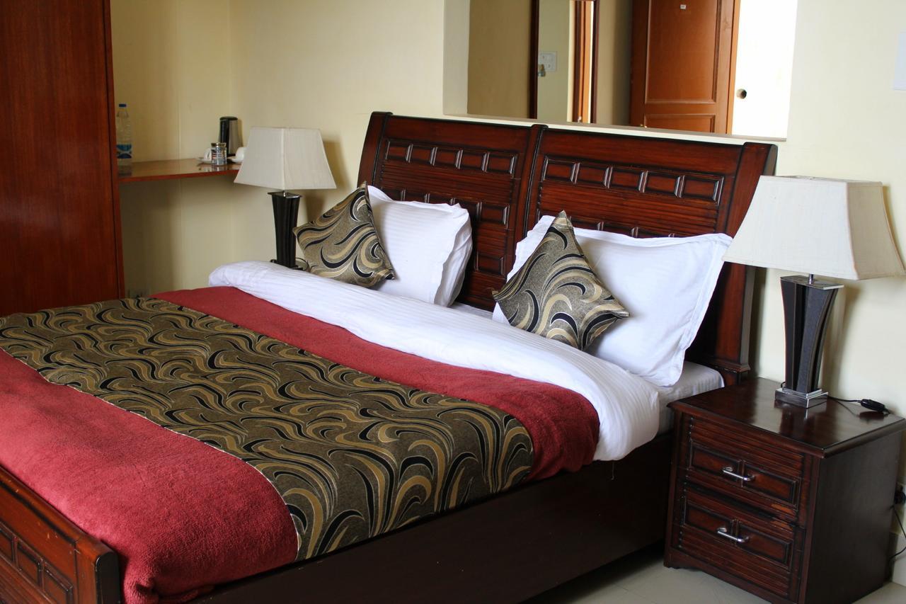 Hotel Deodar Villa Dharamshala Bagian luar foto